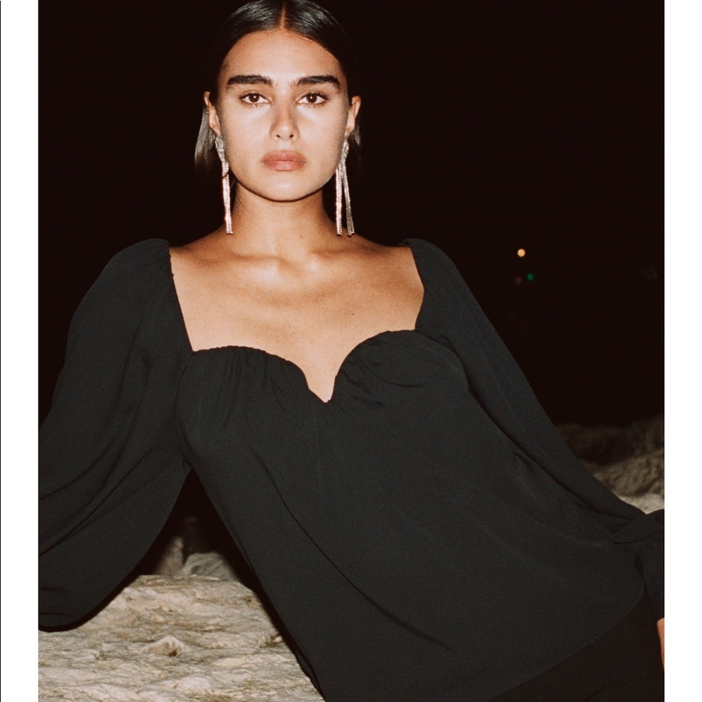 ZARA - Black Flowy Sweetheart Neckline Blouse